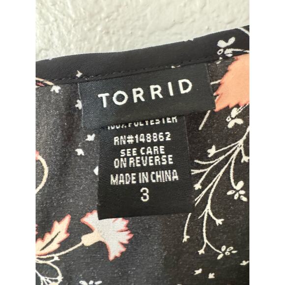 Torrid Black Floral Short Sleeve Blouse‎ Size 3X - Picture 7 of 7